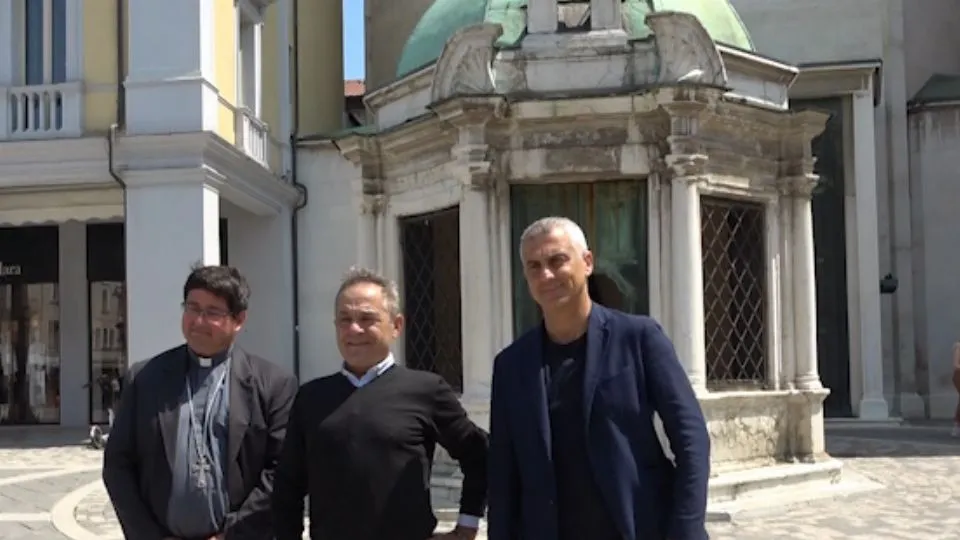 il vescovo, Mariotti e il sindaco