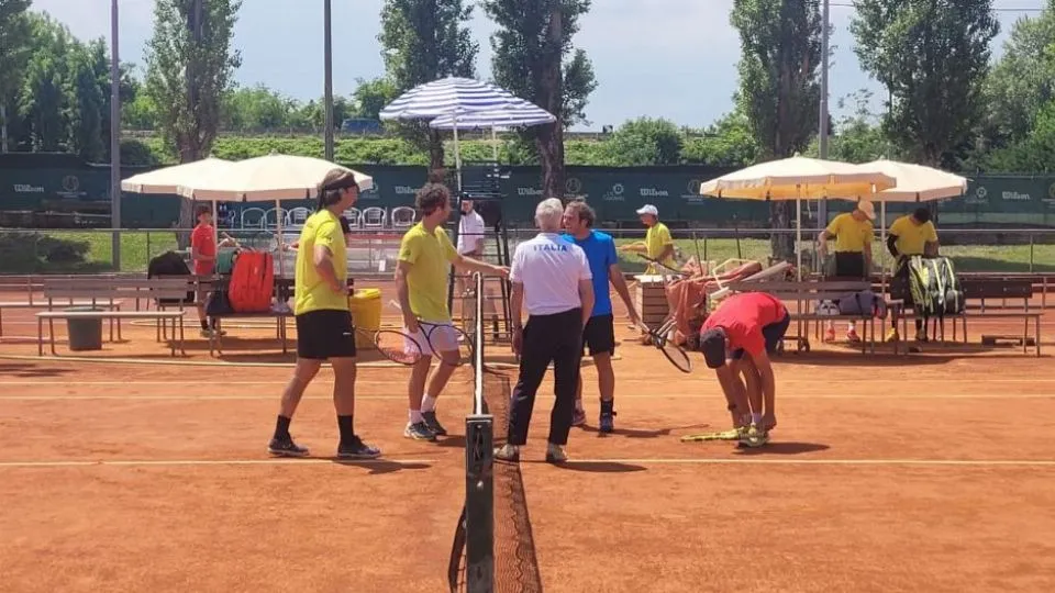 Il termine del match di doppio che ha visto in campo Mazza e Canini
