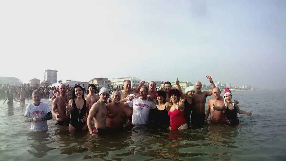foto in acqua a Torre Pedrera – Capodanno 2023