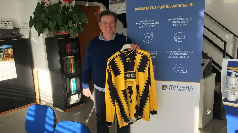 Pier Luigi Tordi con la maglia del Bellariva che 15 anni fa vinse il campionato Allievi con allenatore Giacomo Giolitto