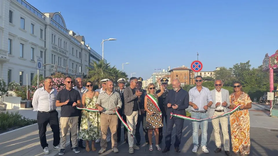 il taglio del nastro