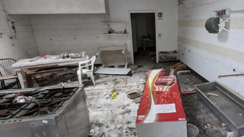 una struttura abbandonata a Rimini sud