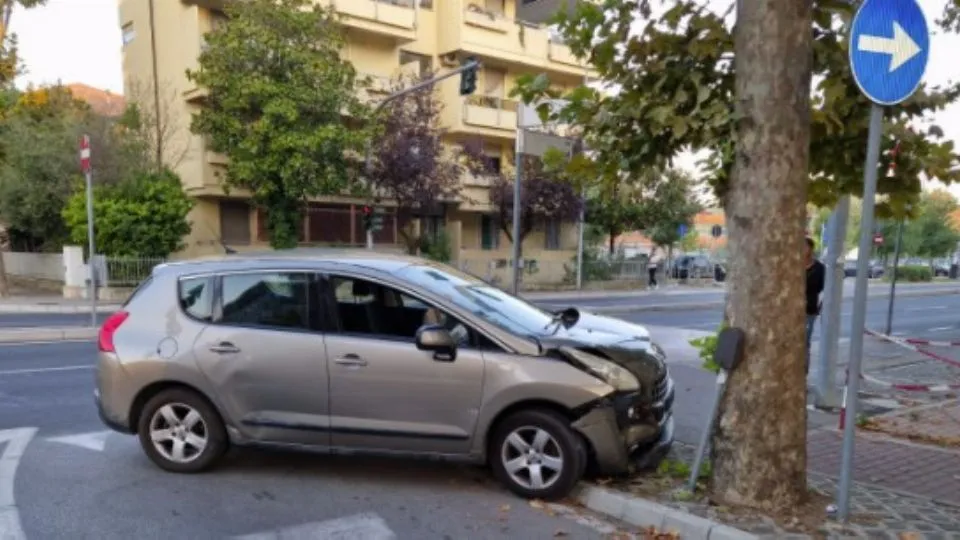 l’auto dopo la fuga
