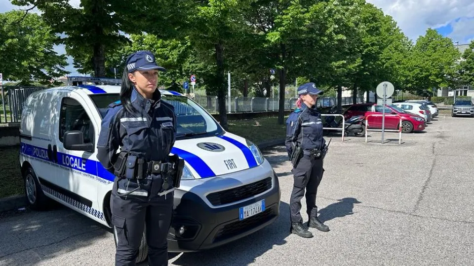 la polizia locale di Rimini
