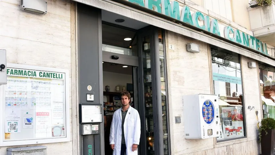 Riccardo Cantelli, co-titolare della farmacia (foto Migliorini)