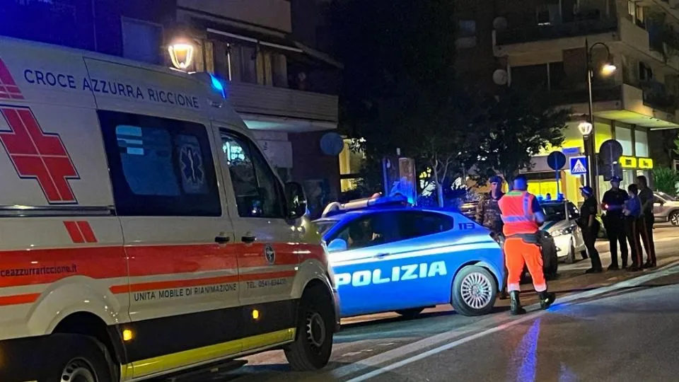 il 118 e la polizia sul luogo della lite