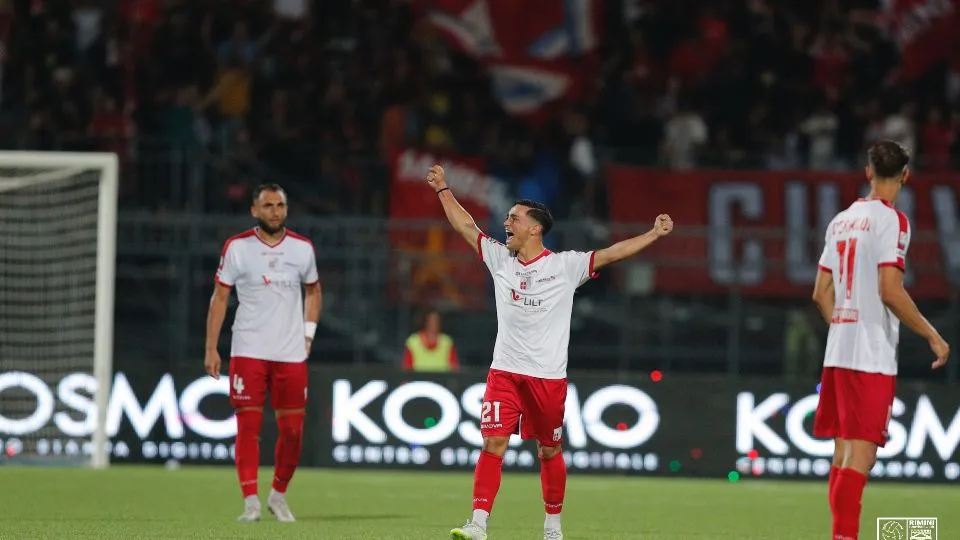 Lorenzo Cherubini festeggia il suo primo gol tra i professionisti (Foto @Claudio Zamagni Official photographer Rimini FC)