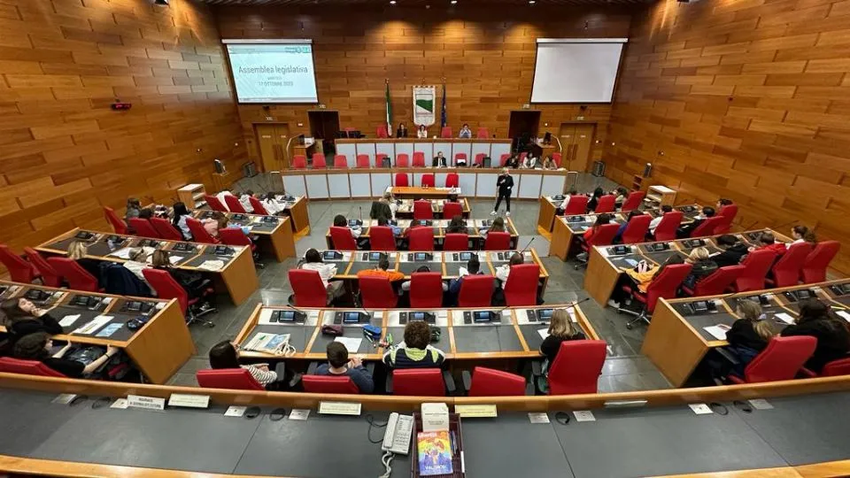 l’incontro in assemblea legislativa
