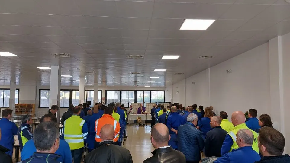 la messa alle Officine Trenitalia.