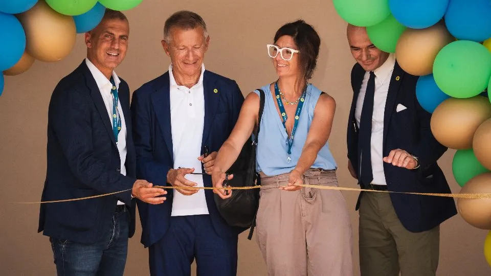 il taglio del nastro
