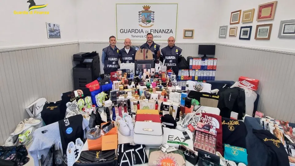 la merce sequestrata a Savignano 

