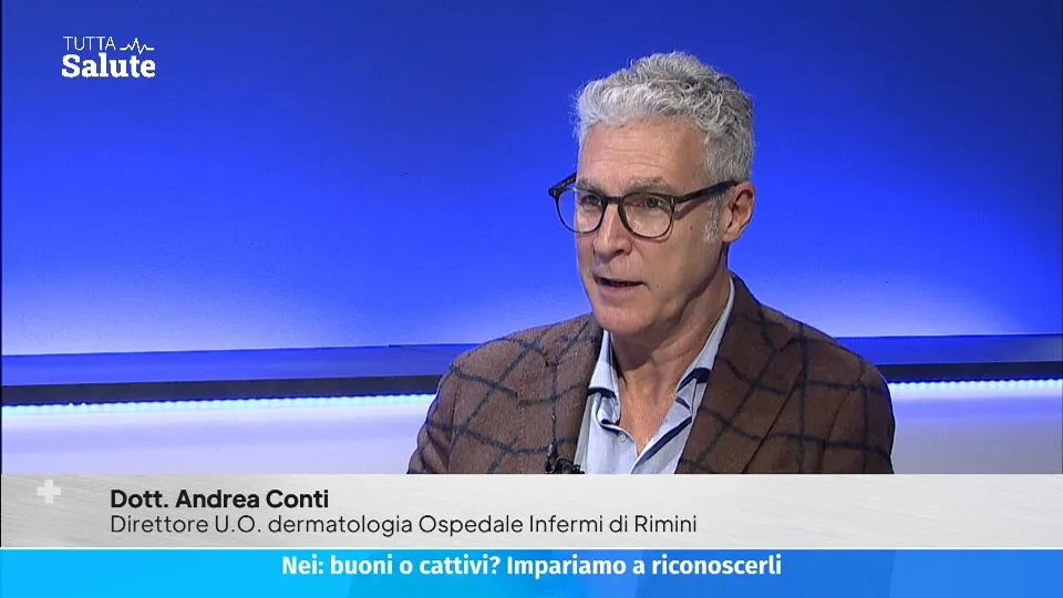 Il Direttore di dermatologia Andrea Conti nello studio di Tutta salute