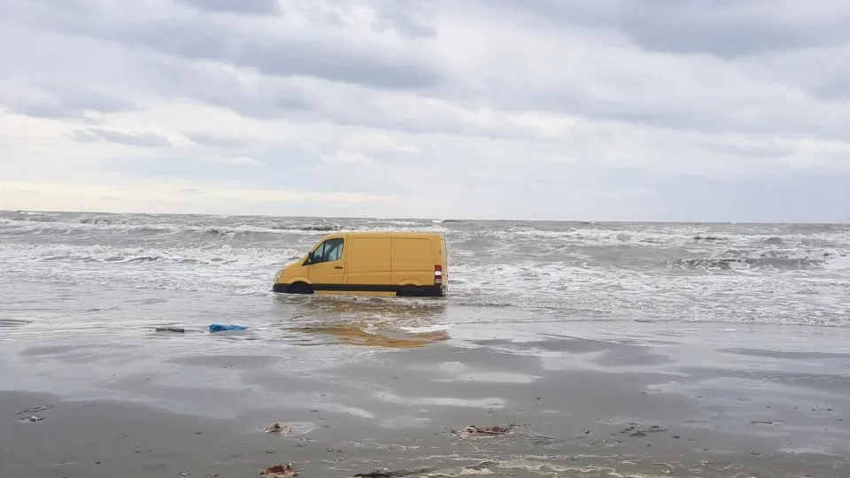 il furgone in mare