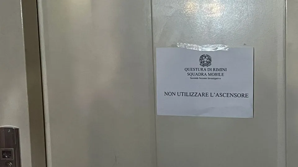 il divieto a utilizzare l’ascensore durante i sopralluoghi
