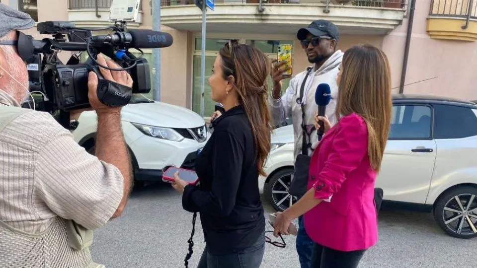 Louis Dassilva tallonato dai cronisti