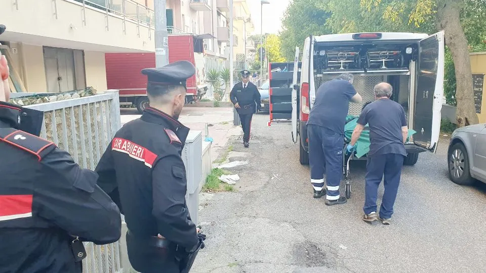 I carabinieri sul luogo della tragedia (foto Migliorini)