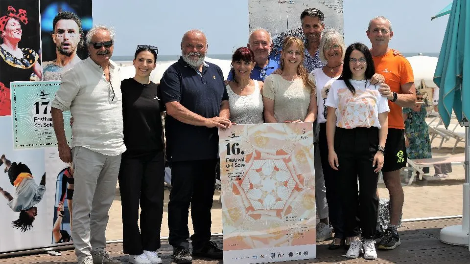 foto di gruppo alla presentazione