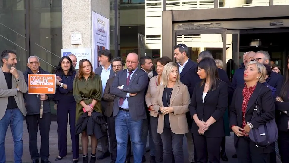 il sit in davanti alla sede della Regione
