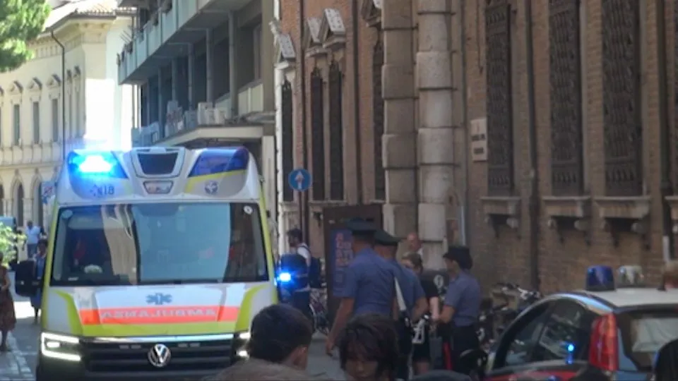 l’arrivo dell’ambulanza (@newsrimini)
