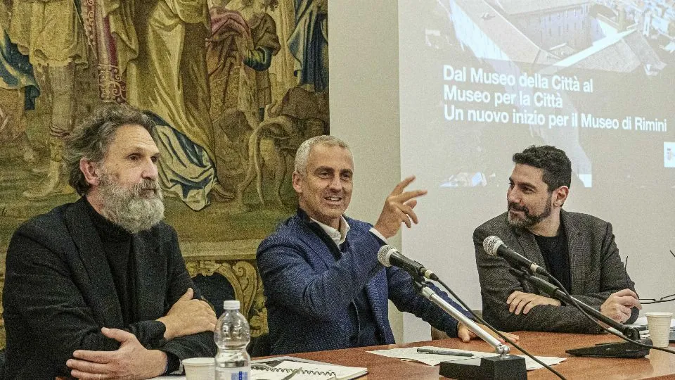Da sx il progettista Greppi, il sindaco Sadegholvaad e il direttore dei musei Sassu
