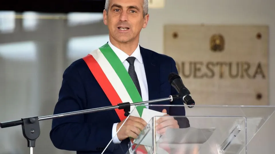 Il sindaco di Rimini Sadegholvaad
