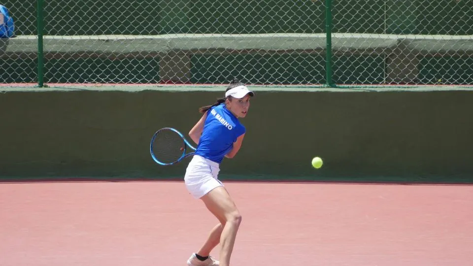 Silvia Alletti con la maglia della nazionale sammarinese