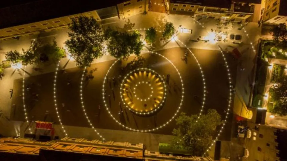le luci di piazza Malatesta a Rimini (ora molte non funzionano)