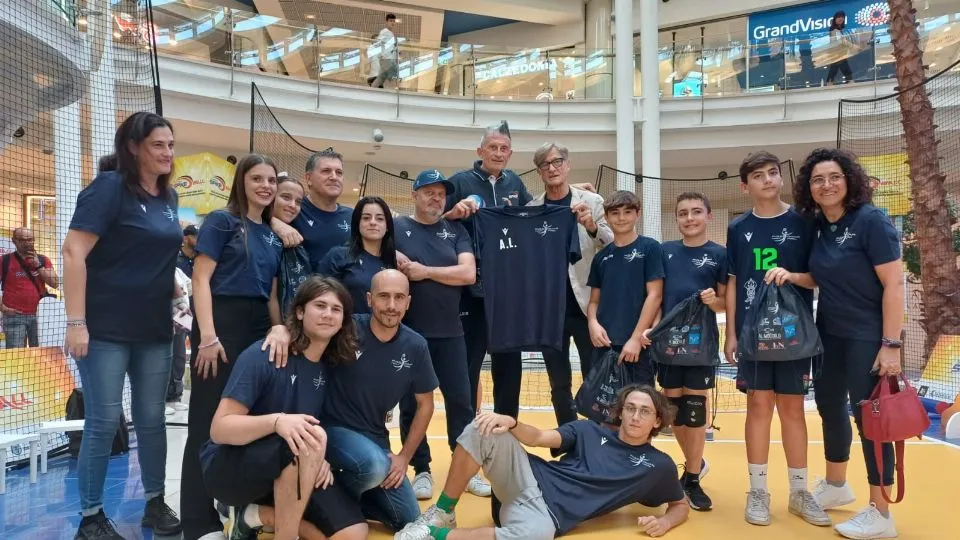 Lucchetta, il direttore Bobbo e gli istruttori del PGS OMAR Volley Rimini
