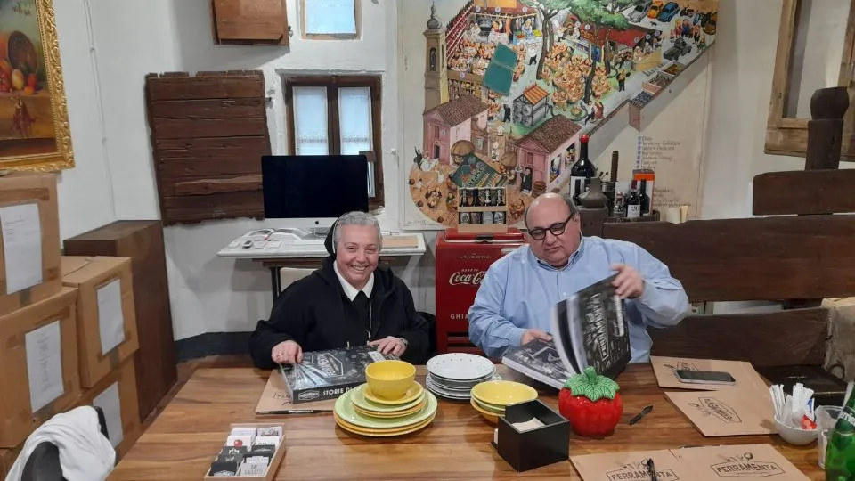 l’incontro tra Mini e Suor Mirella Ricci