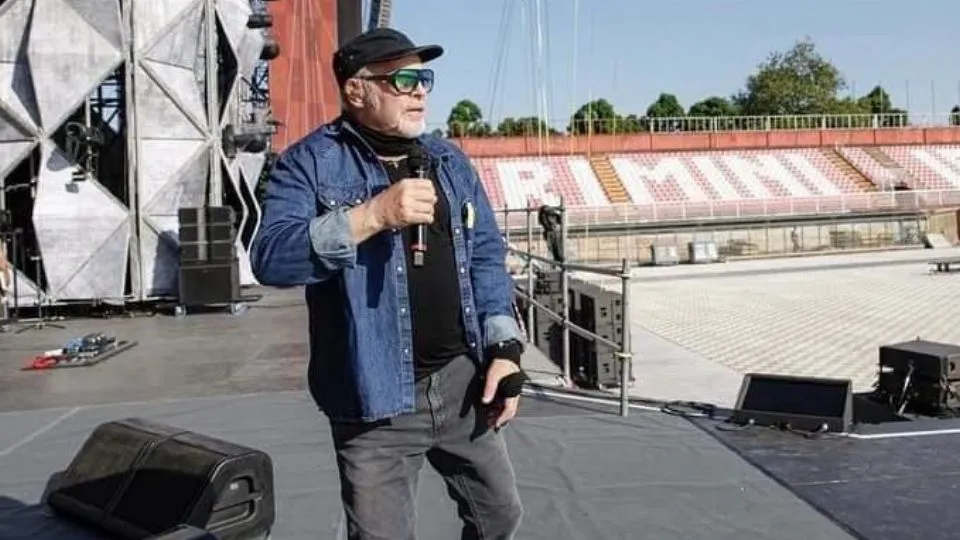 Vasco sul palco (da fb Sadegholvaad)