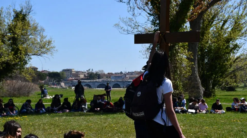 una via Crucis dei giovani