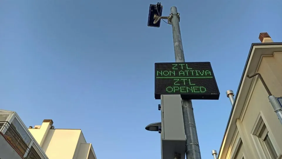 un tabellone della ZTL