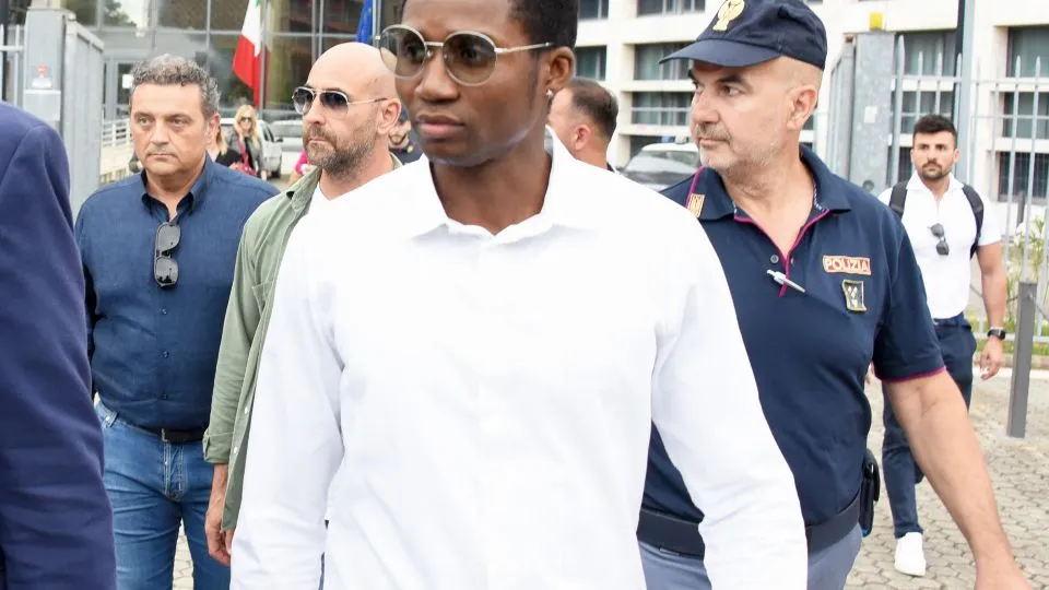 Louis Dassilva, fuori dal tribunale di Rimini (foto Migliorini)
