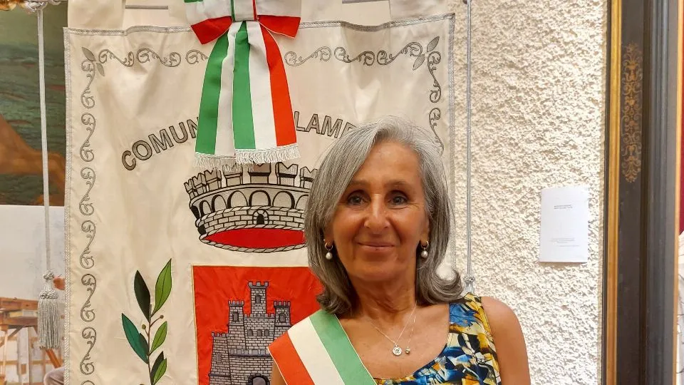 la sindaca Anna Maria Bianconi
