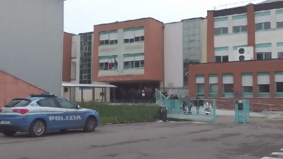 la pattuglia oggi al Serpieri (@newsrimini)
