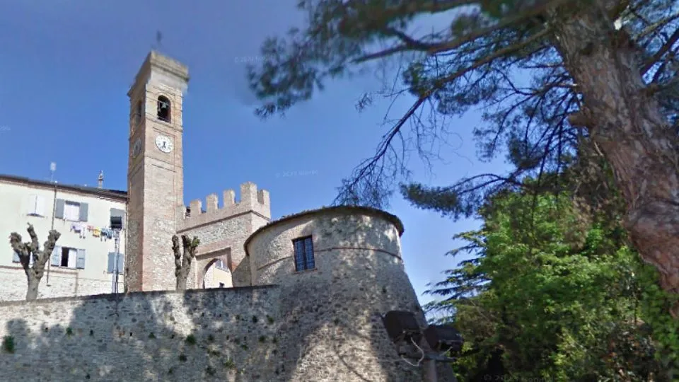 Torrione Monte Colombo vista bosco