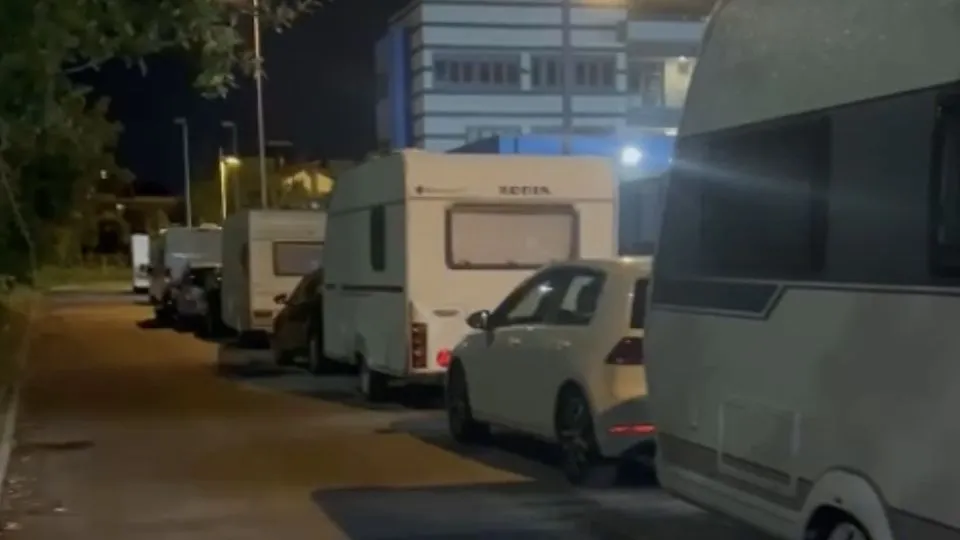 uno dei parcheggi occupati abusivamente