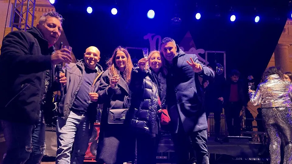 il brindisi sul palxco a Cattolica