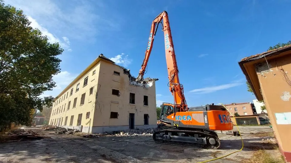 i lavori di demolizioni