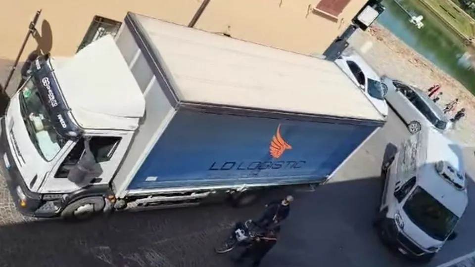 un frame del video postato dal comitato
