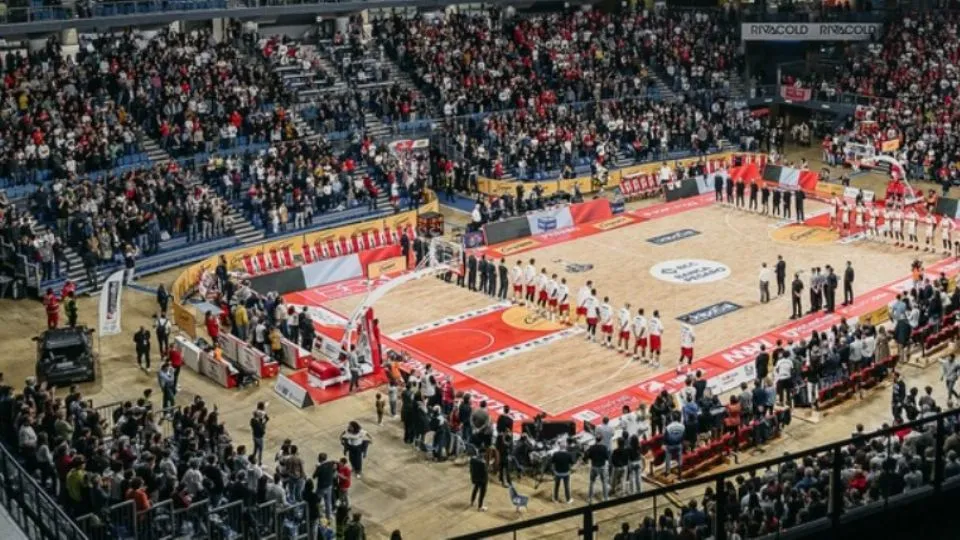 il palasport di Pesaro (dalla pagina FB del Basket Pesaro)