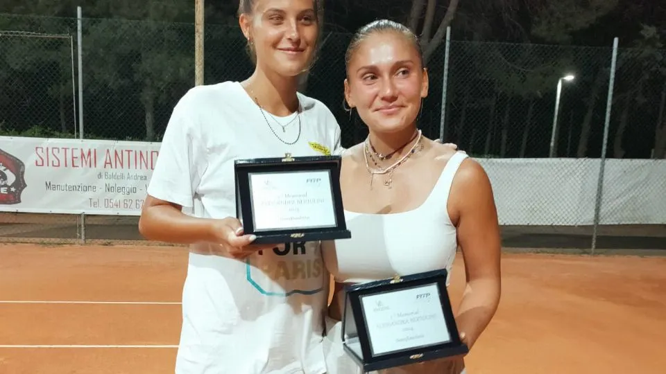 La premiazione delle semifinaliste Aurora Portesani e Mia Chiantella