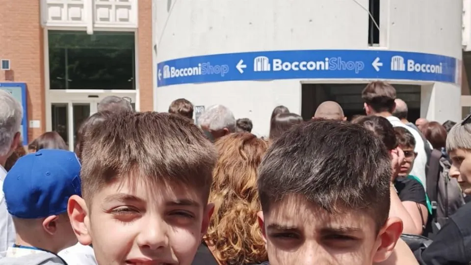 i due fratelli durante la gara in Bocconi