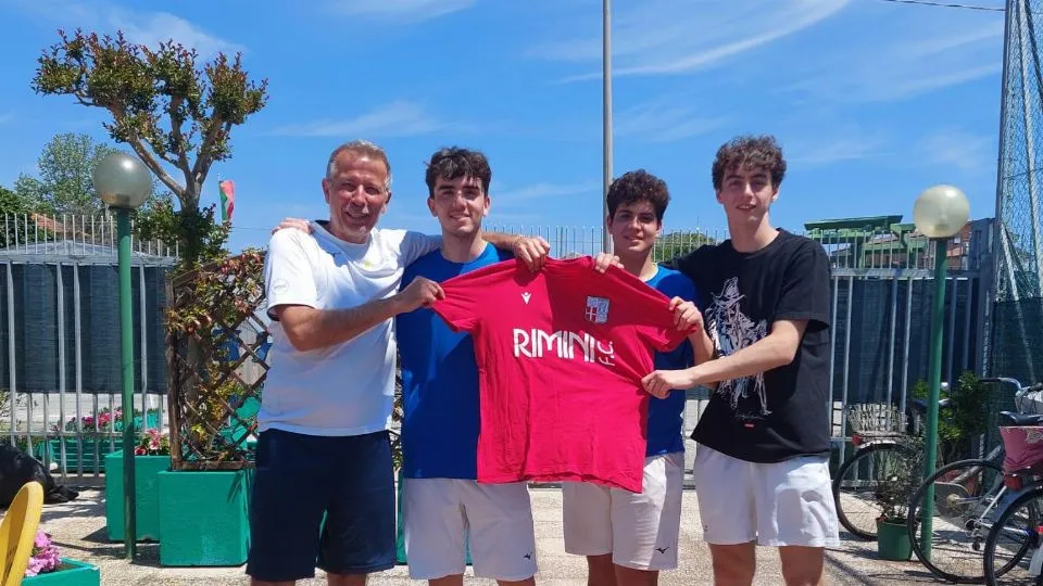 La squadra di D3 maschile del Ct Cicconetti con il presidente e maestro Alessandro Tosi