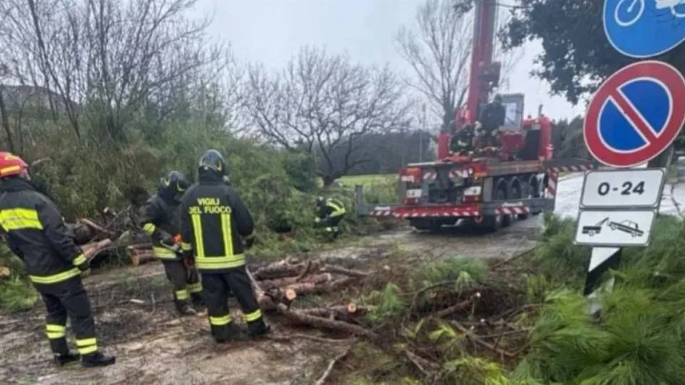 un intervento a Savignano (@meteoroby)