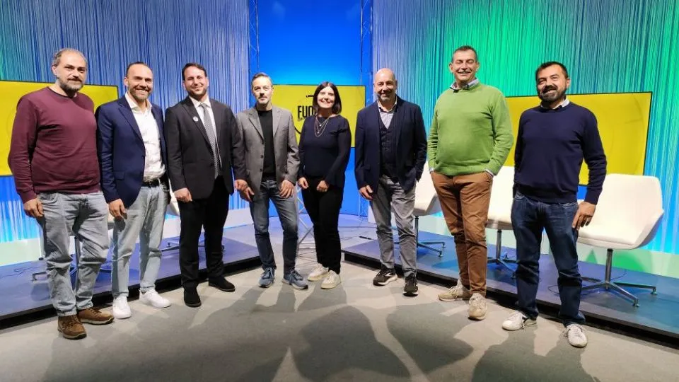 i sei candidati negli studi di Icaro TV