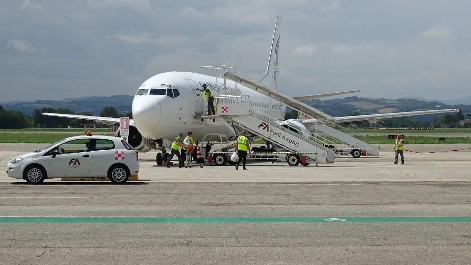 imbarco all’aeroporto di Forlì