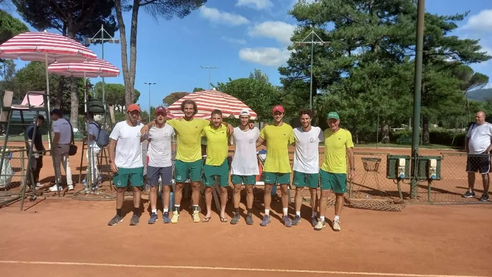 La squadra del Tc Viserba sui campi del Ct Lucca
