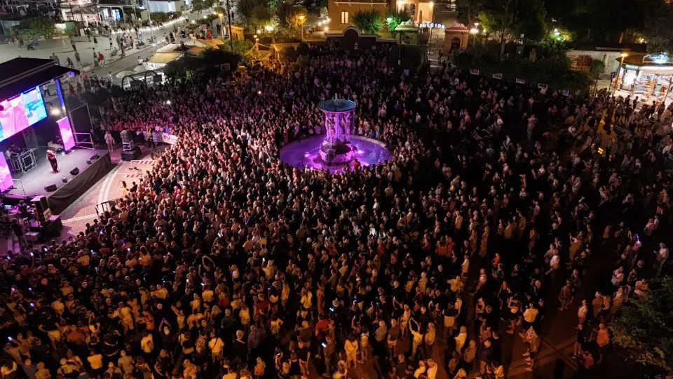 la Notte Rosa in piazza I Maggio