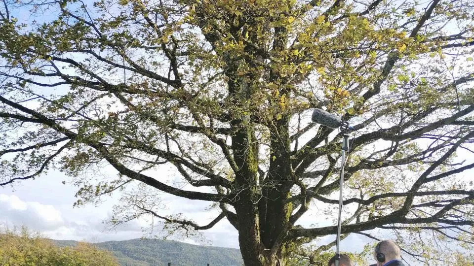 Una foto di backstage della produzione del documentario “La strada che incanta”